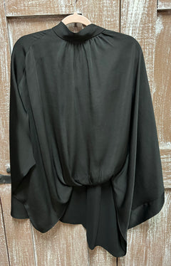 BLUSA NEGRA "OVERSIZES"