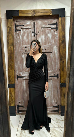 A.. ELEGANTE VESTIDO NEGRO